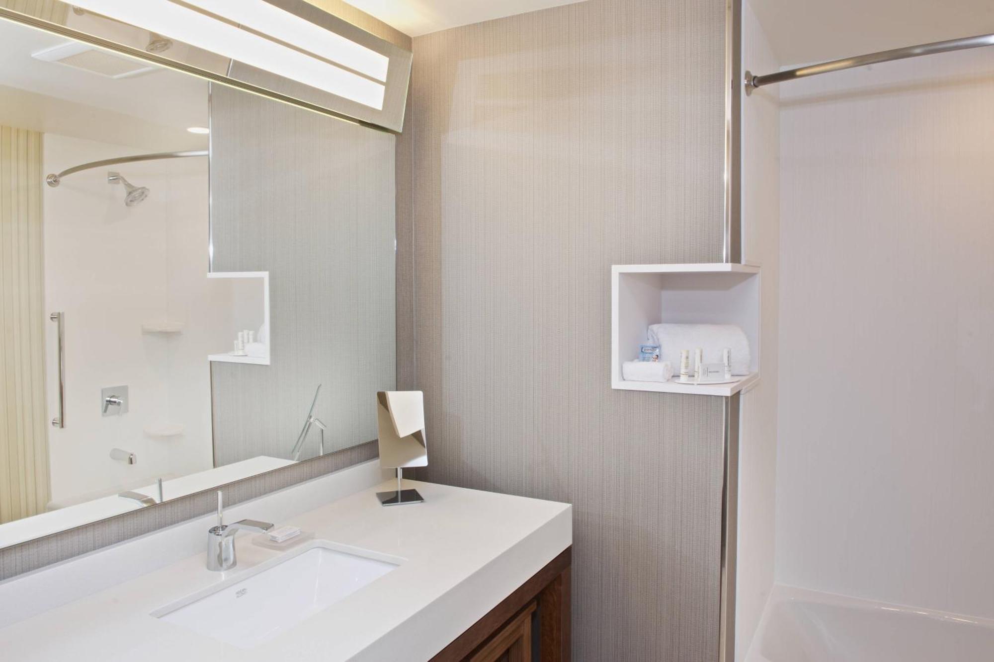 Courtyard By Marriott Seattle Everett Downtown Extérieur photo